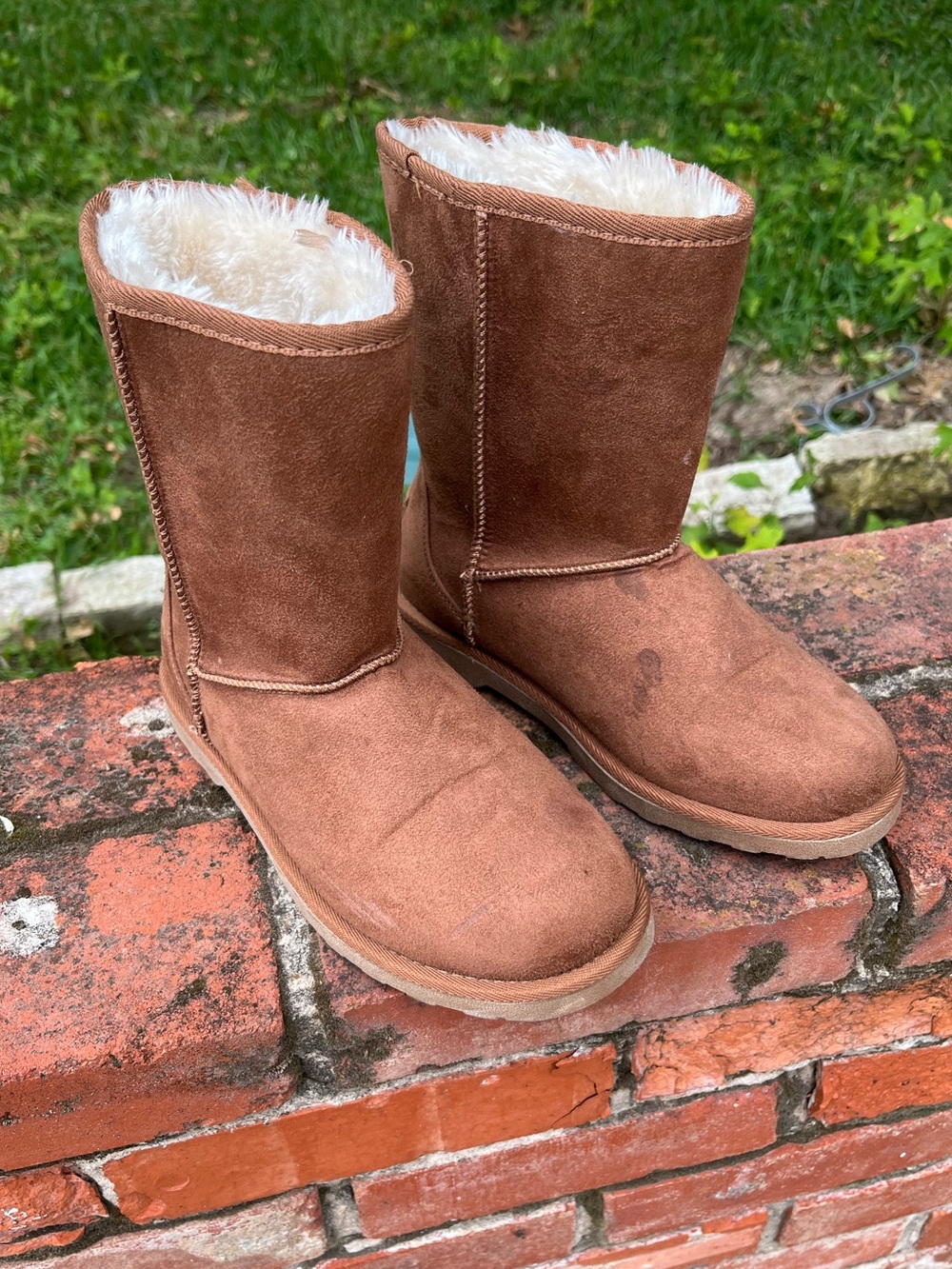 Makalu California Women's Winter Shearling-Lined Suede Boots - Chestnut Brown